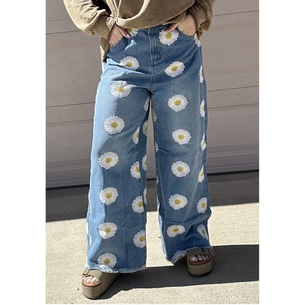 Embroided Daisy Floral High Rise Wide Leg Jeans 26 Raw Hem Boho Hippie Davi Dani